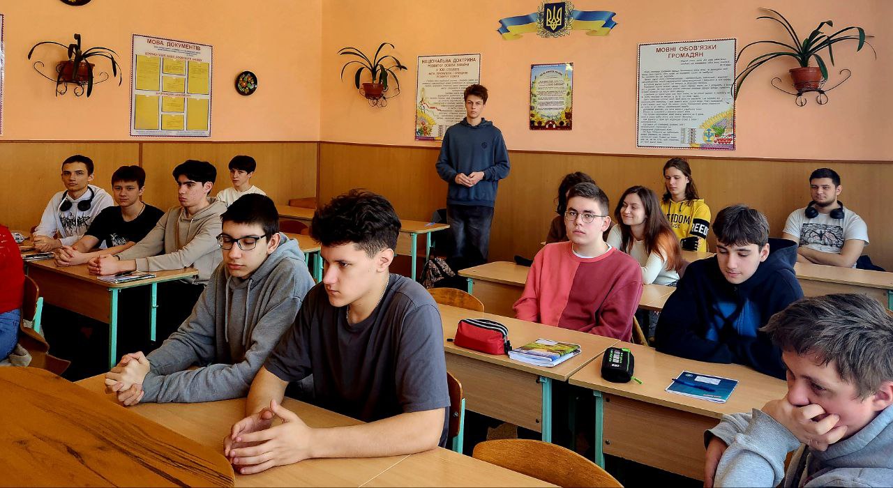 Зустріч випускників 2024 року РП-07 з першокурсниками 1РП-11