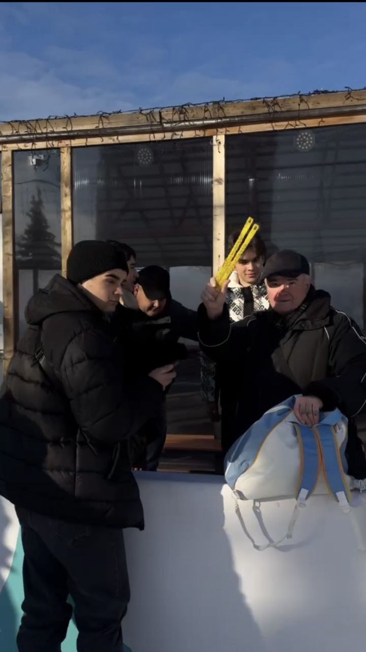 Подорож до арени Палацу Спорту